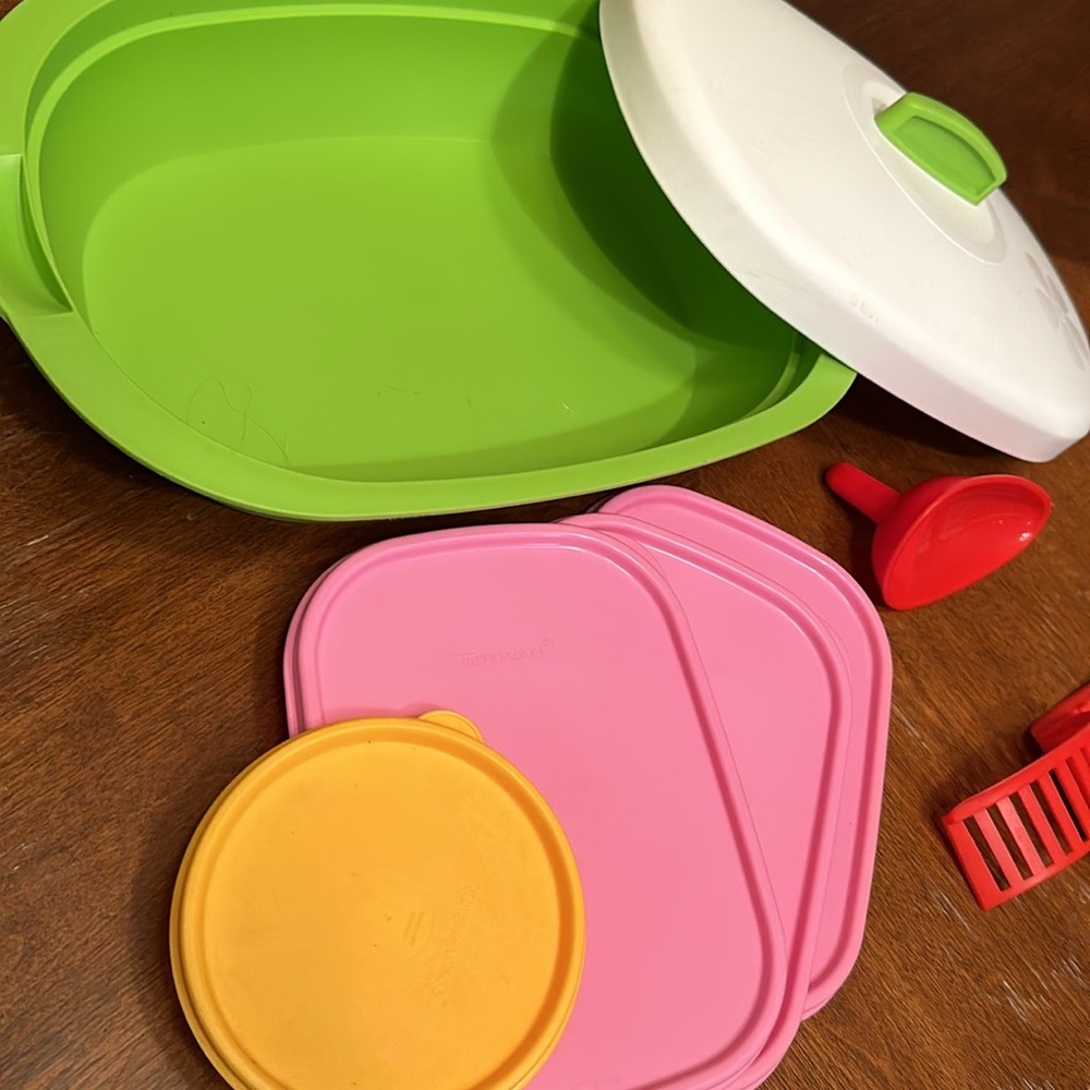 Misc. Tupperware - Picture 3 of 5
